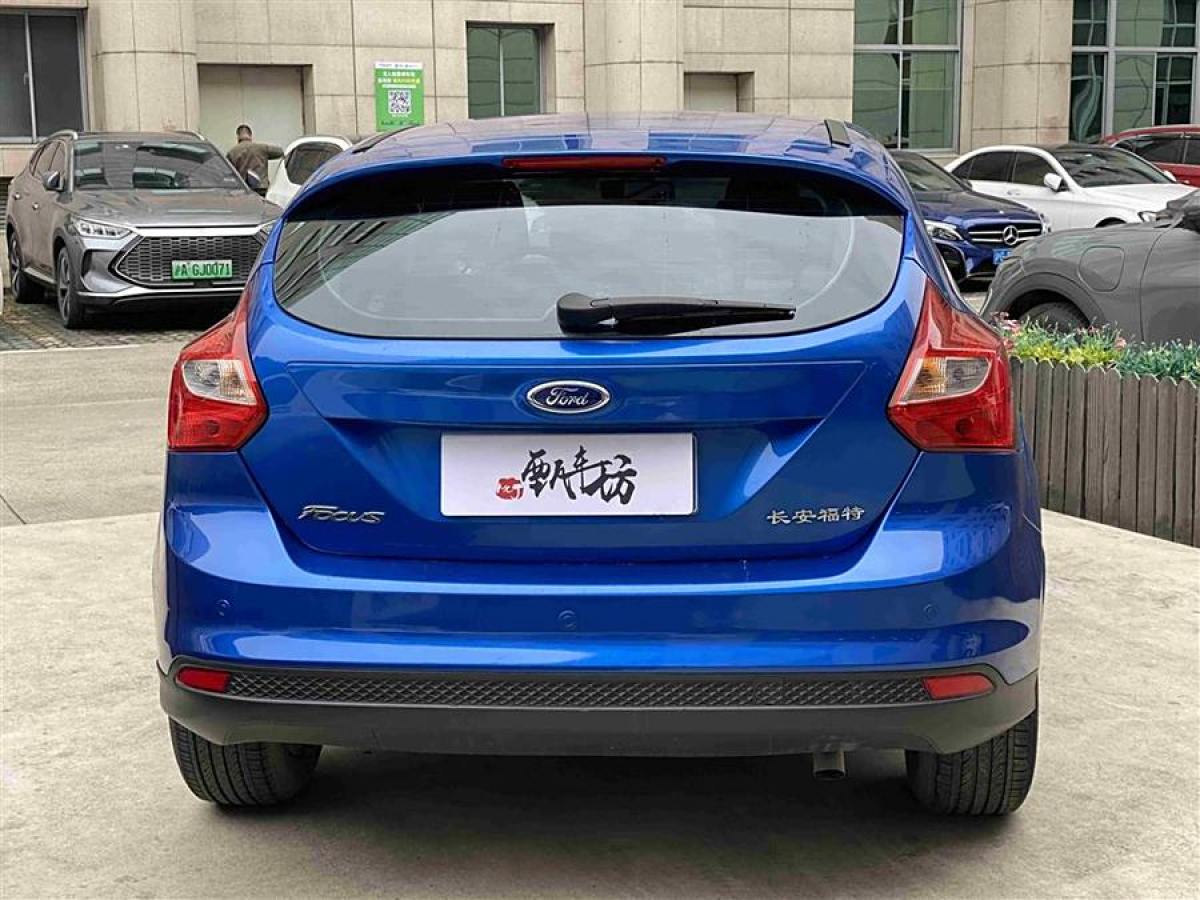 福特 ?？怂? 2012款 兩廂 1.6L 自動風(fēng)尚型圖片