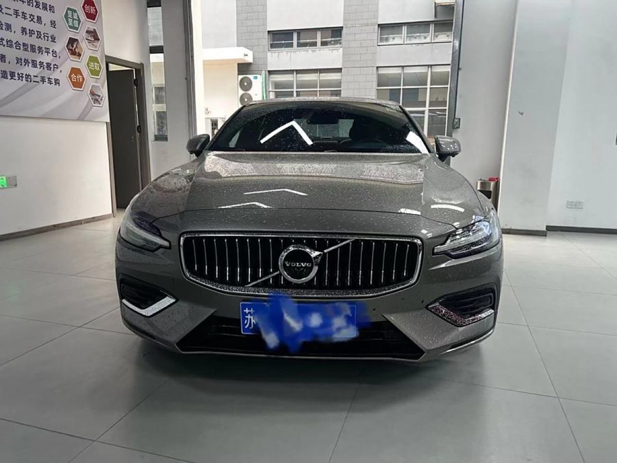 沃爾沃 S60L  2022款 B4 智逸豪華版圖片