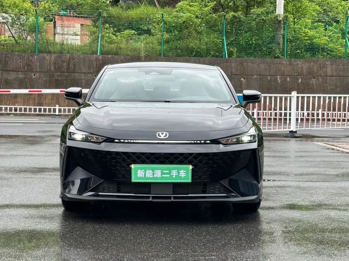 長(zhǎng)安 長(zhǎng)安UNI-V 智電iDD  2024款 藍(lán)鯨智電iDD 136km 智尊型圖片