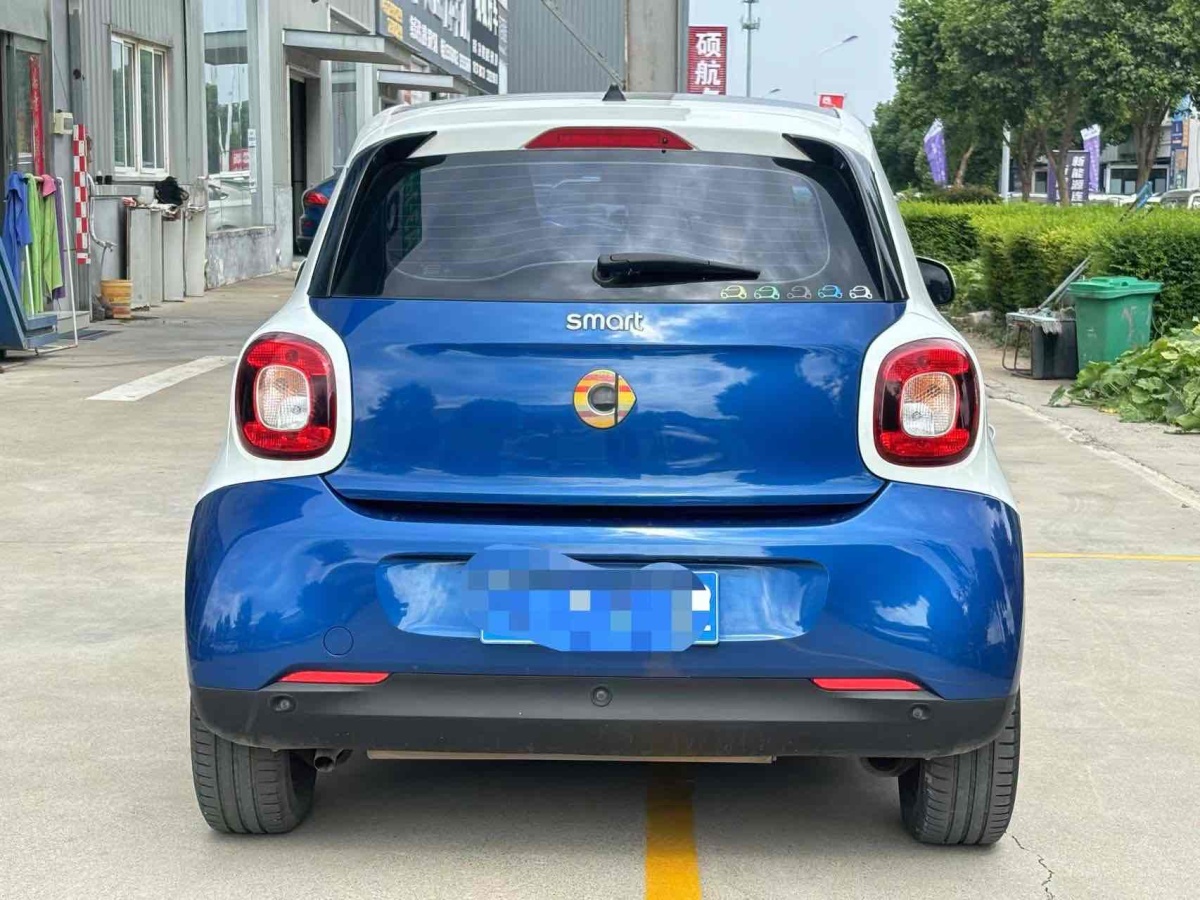 smart forfour  2018款 1.0L 52千瓦激情版圖片