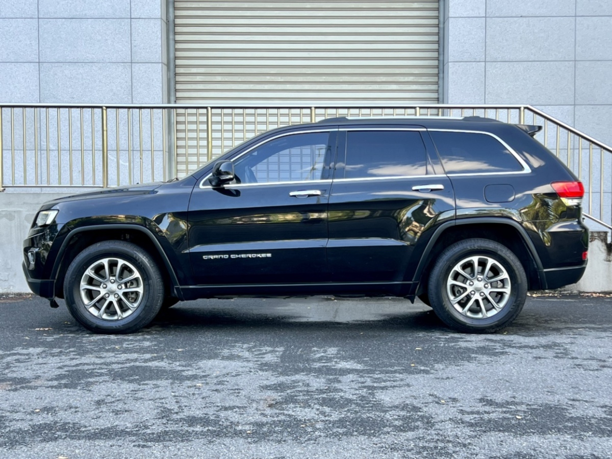 Jeep 大切諾基  2015款 3.0TD 柴油 舒享導(dǎo)航版圖片