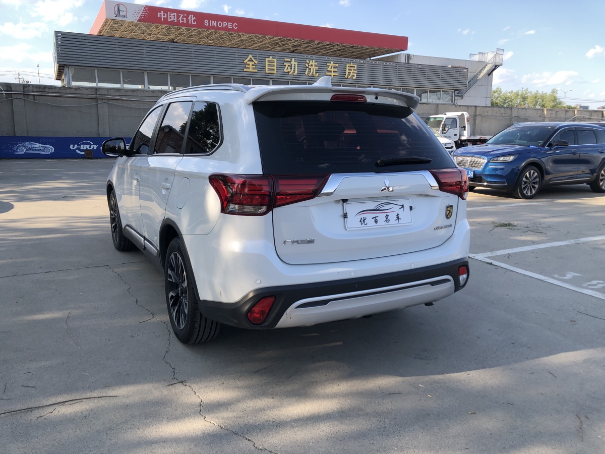 三菱 歐藍(lán)德  2019款 2.0L 兩驅(qū)暢享版 5座圖片