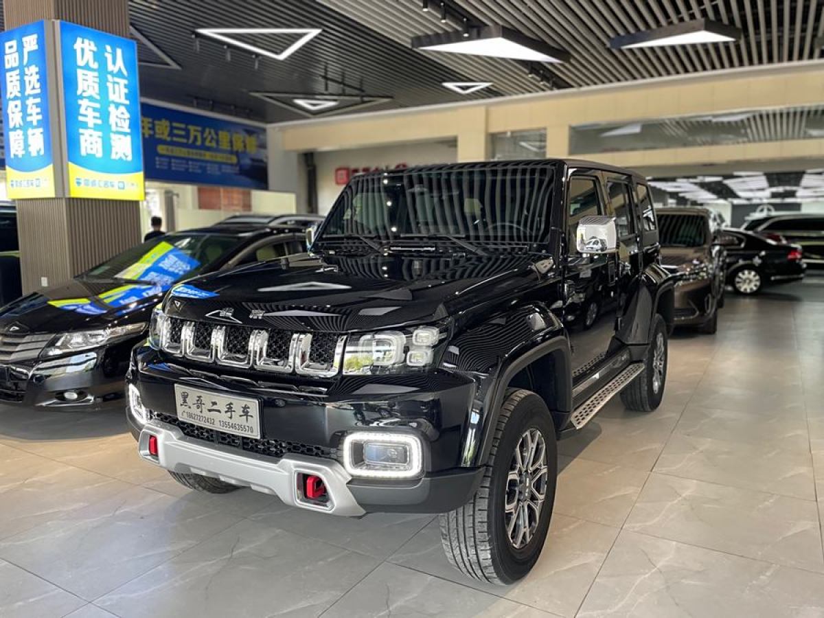 2021年8月北京 BJ40  2020款 2.0T 自動(dòng)四驅(qū)城市獵人版?zhèn)b客型