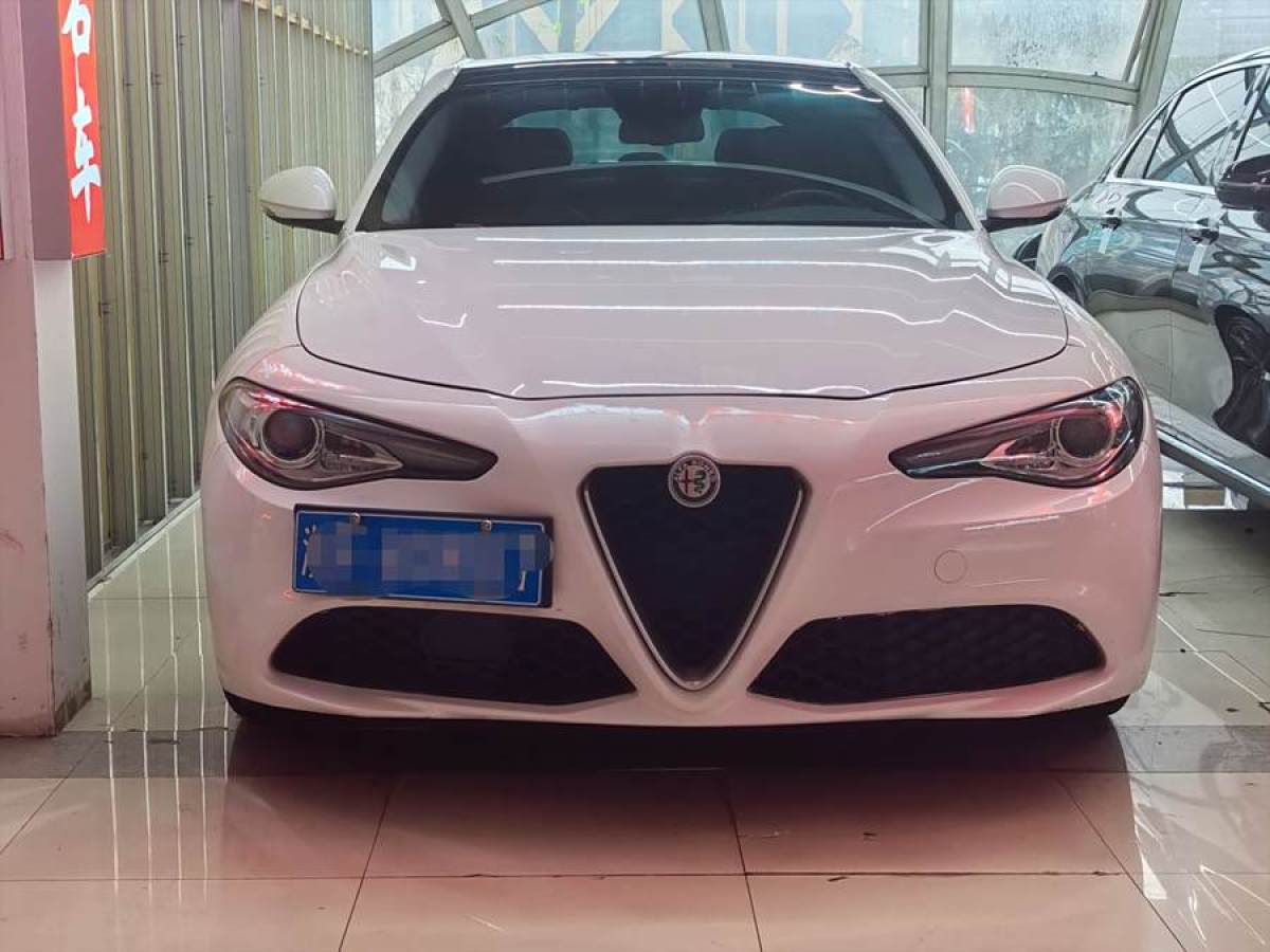 2017年8月阿爾法·羅密歐 Giulia  2017款 2.0T 200HP 豪華版