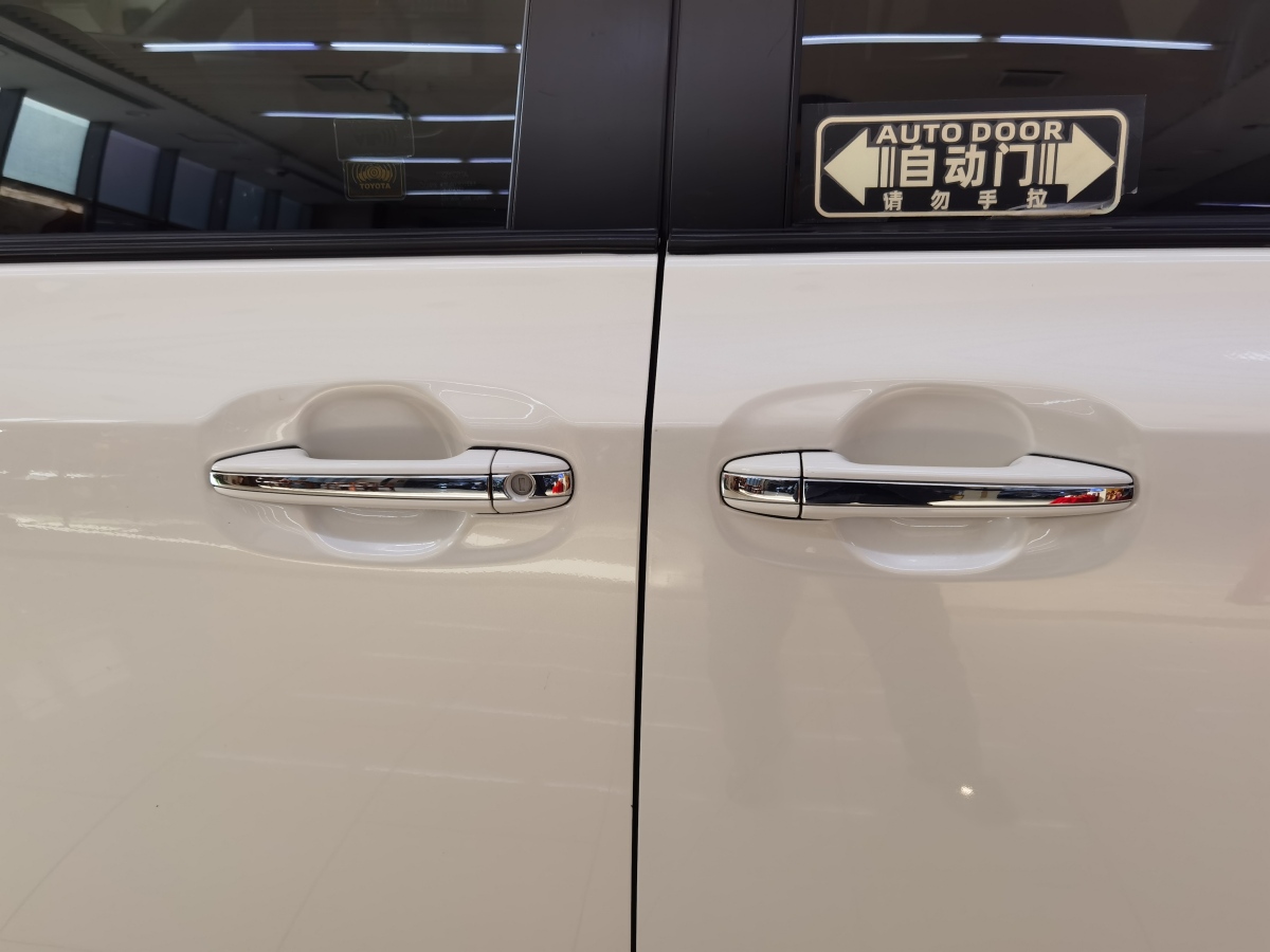 丰田 塞纳  2017款 3.5 XLE 四驱7座 美规版图片