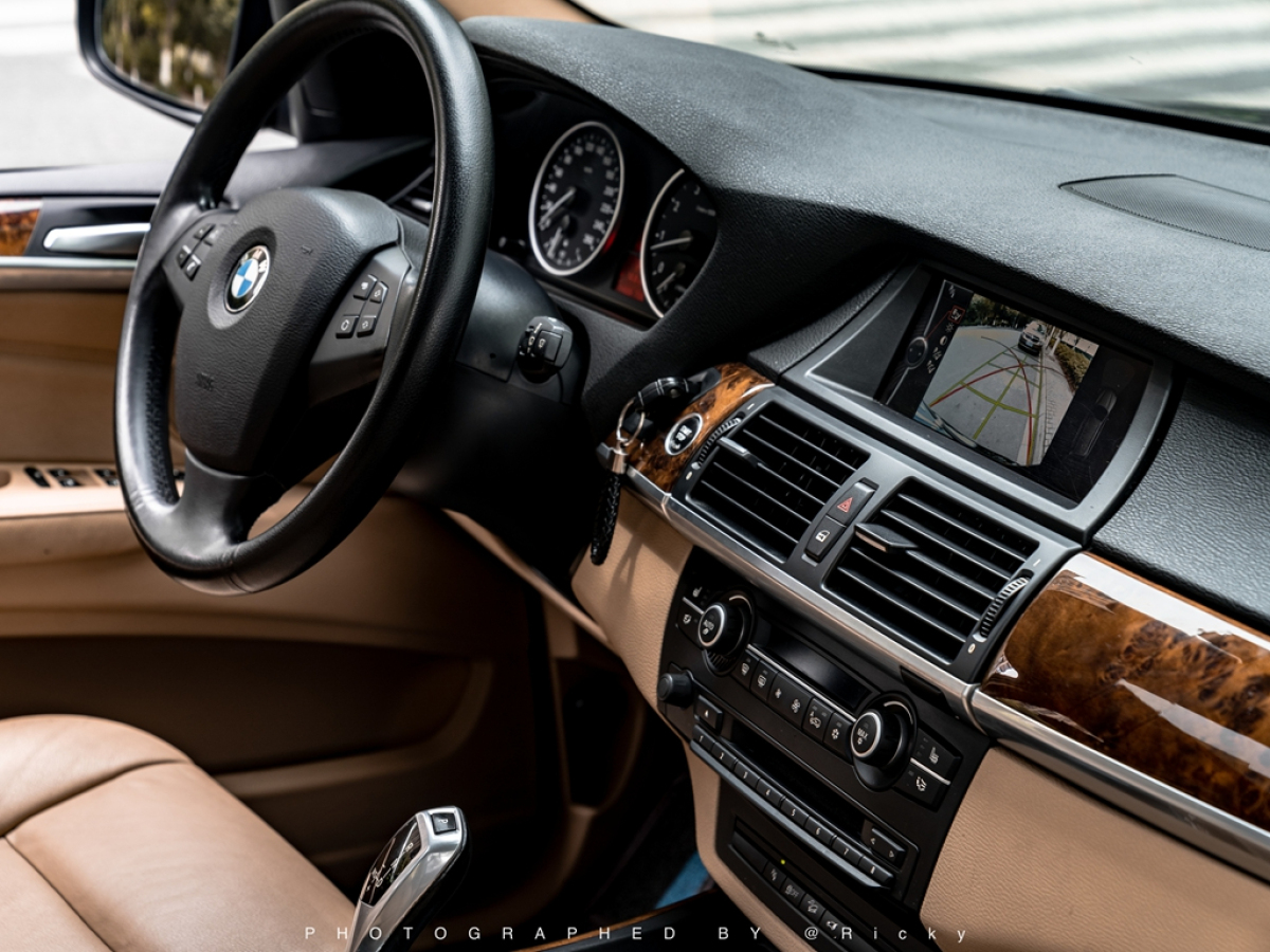 寶馬 寶馬X5  2011款 xDrive35i 領(lǐng)先型圖片