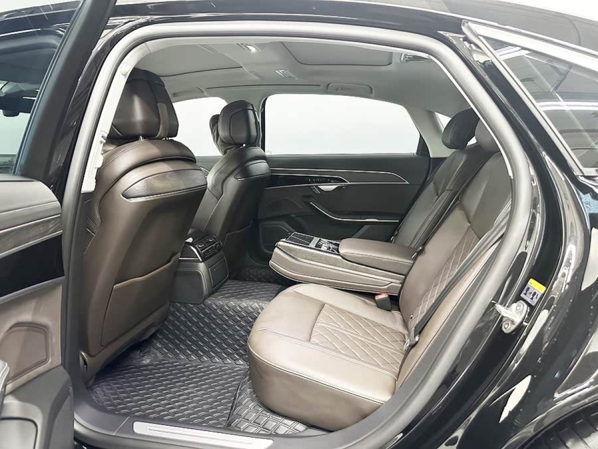 奧迪 奧迪A8  2024款 A8L 50 TFSI quattro 臻選型圖片