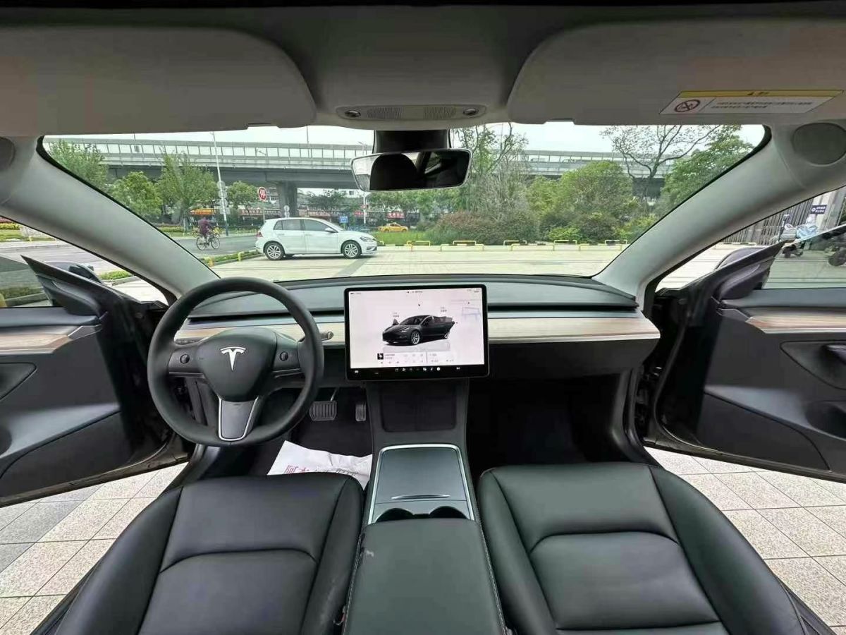 特斯拉 Model S  2023款 三電機(jī)全輪驅(qū)動(dòng) Plaid版圖片