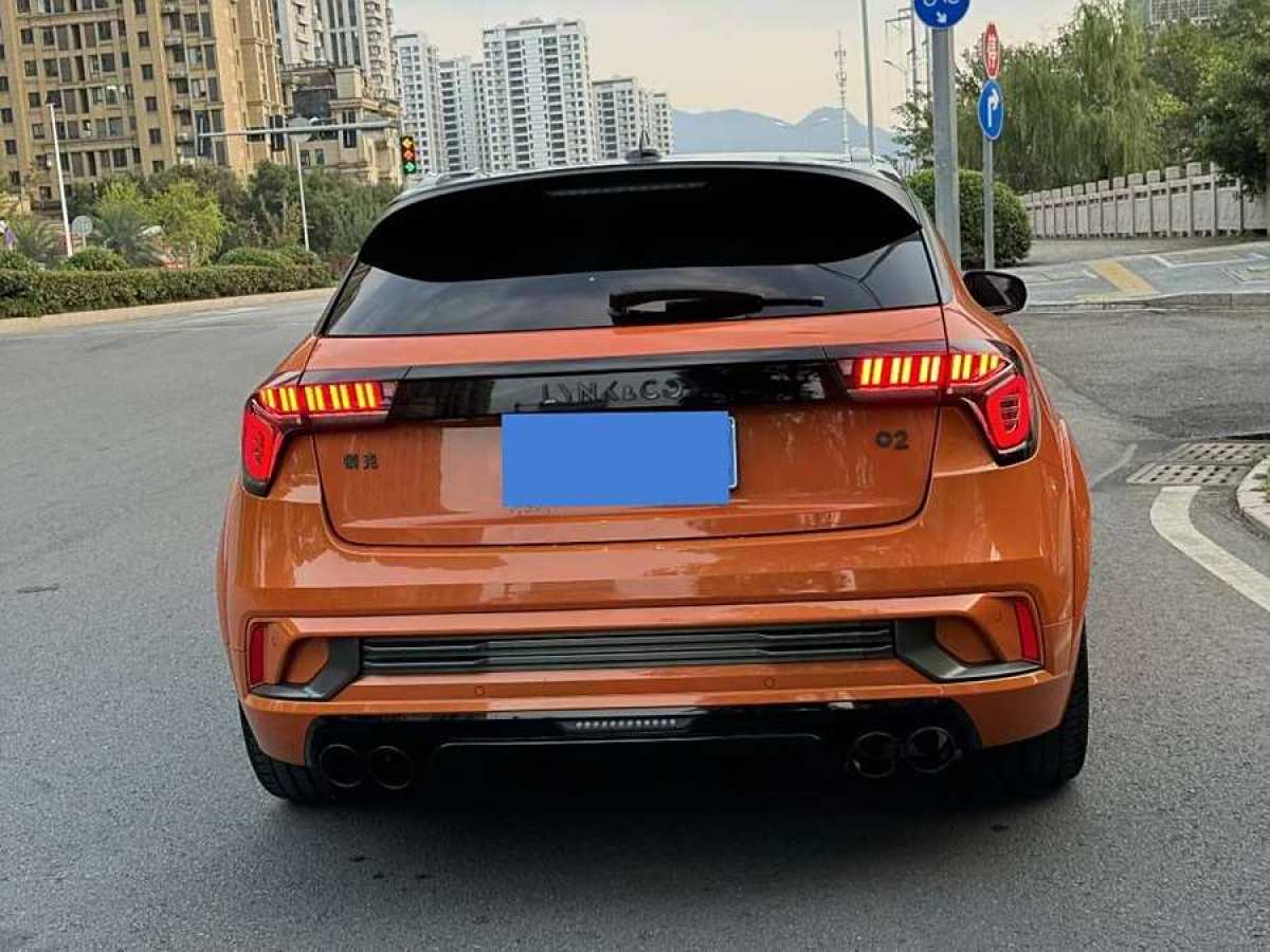 領(lǐng)克 領(lǐng)克02 Hatchback  2021款 2.0TD Halo 駕控套件版圖片