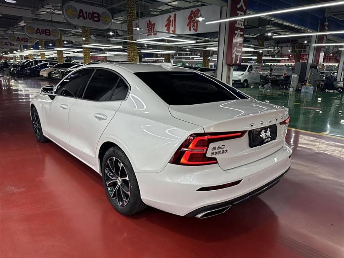 沃爾沃 S60L  2022款 B4 智逸豪華版圖片