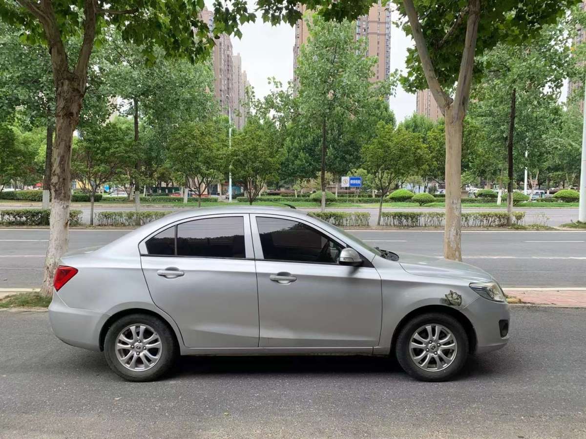 长安 悦翔V3  2012款 1.3L 手动标准型图片