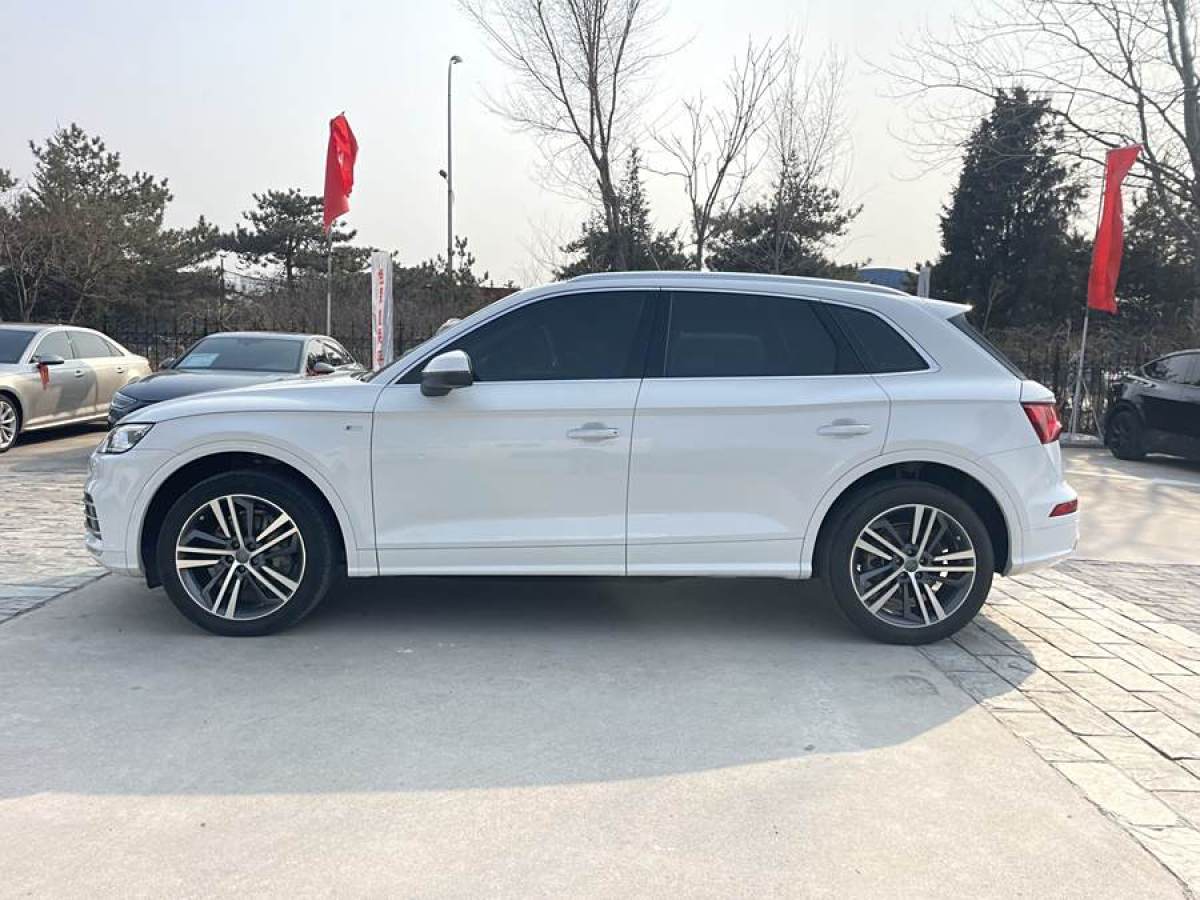 2021年4月奧迪 奧迪Q5L  2021款 40 TFSI 時(shí)尚動(dòng)感型