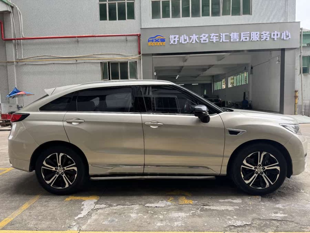 本田 UR-V  2017款 370TURBO 兩驅(qū)尊貴版圖片