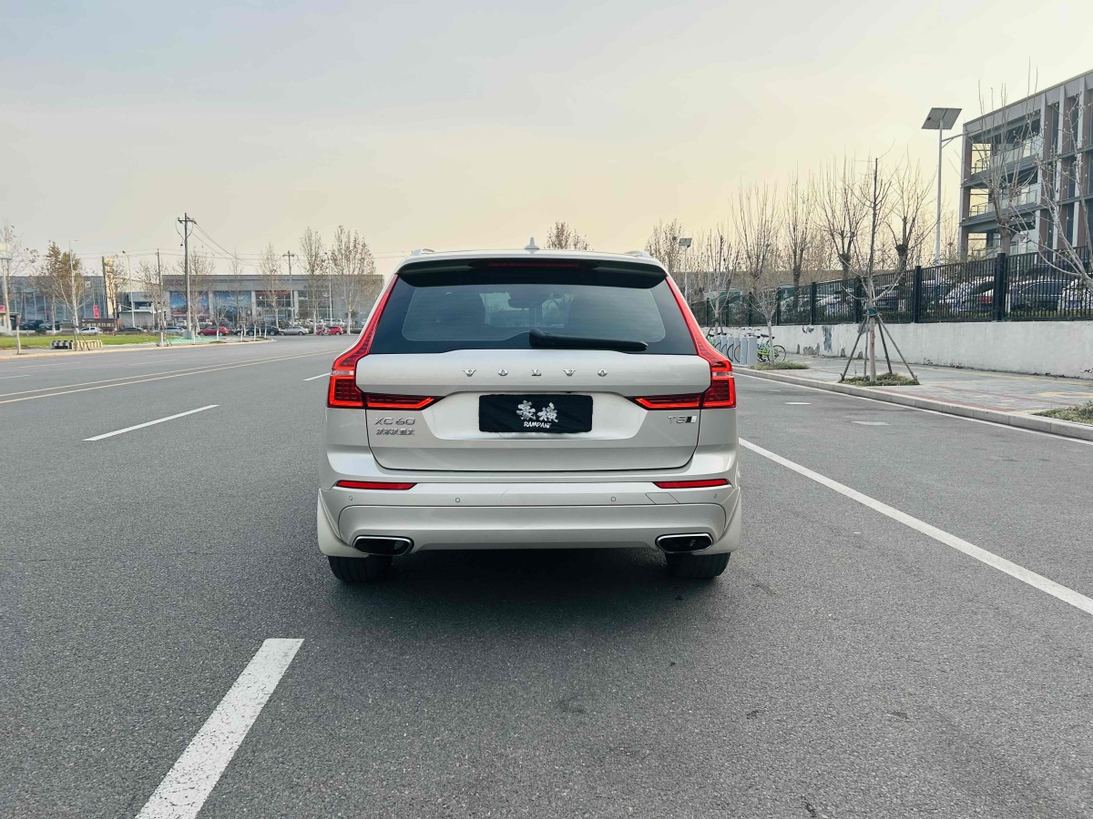 沃爾沃 XC60  2019款  T5 四驅(qū)智遠(yuǎn)版 國(guó)VI圖片