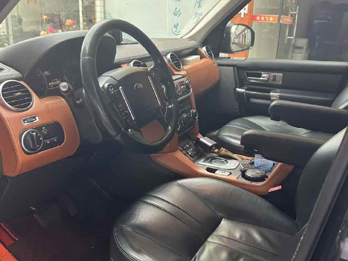 路虎 發(fā)現(xiàn)  2016款 3.0 V6 SC HSE圖片