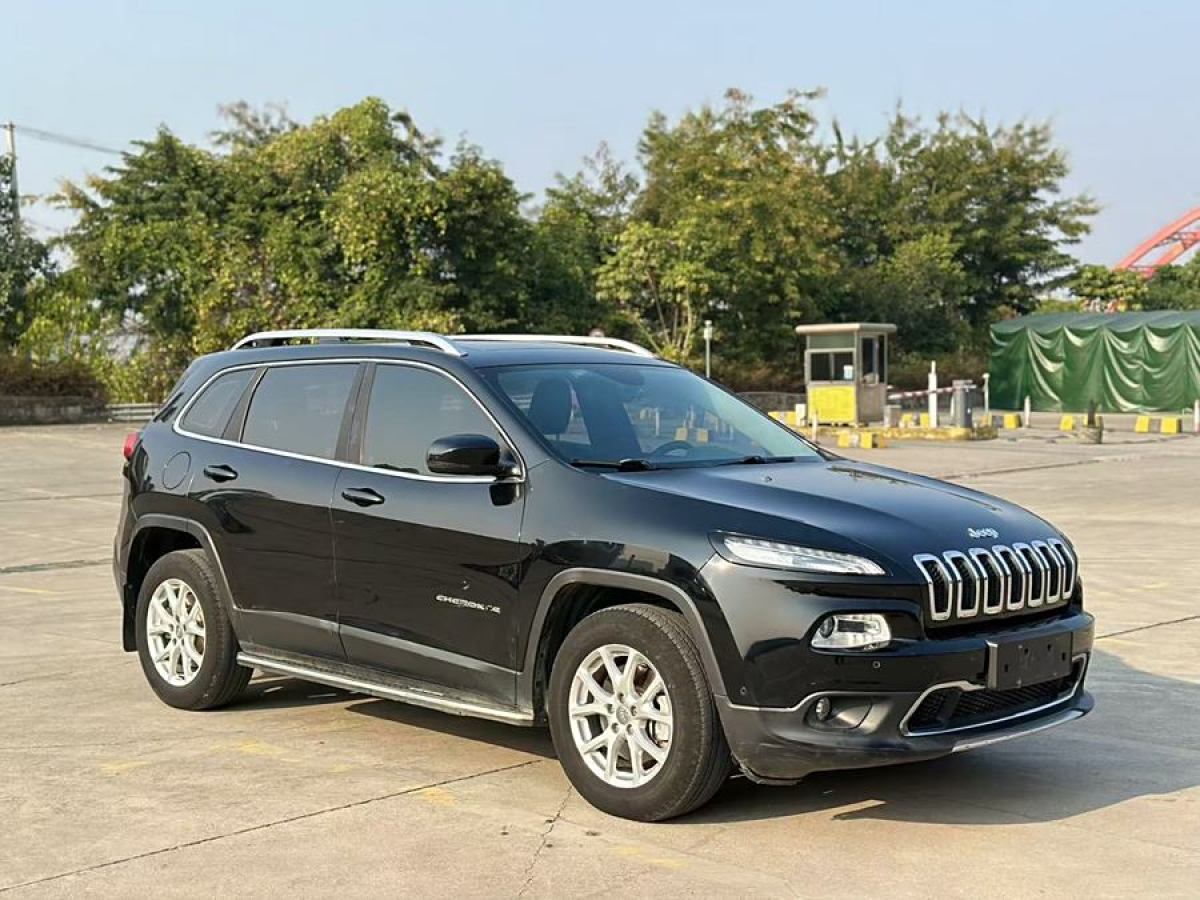 Jeep 自由光  2016款 2.4L 專業(yè)版圖片