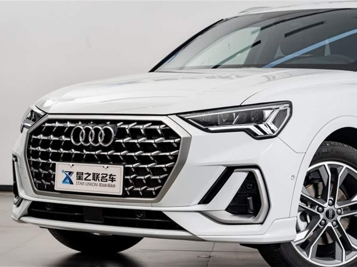 奧迪 奧迪Q3  2024款 40 TFSI 時(shí)尚動(dòng)感型圖片