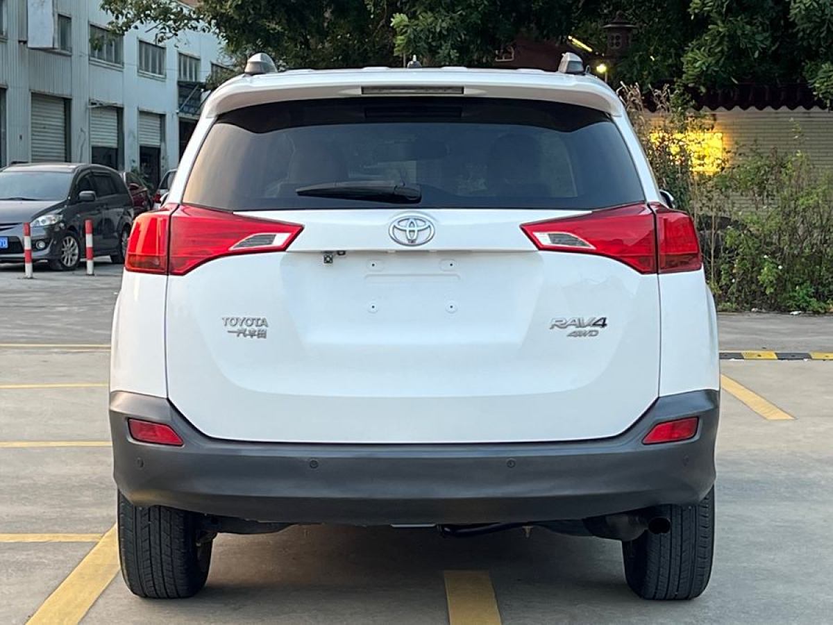 豐田 RAV4榮放  2013款 2.0L CVT四驅(qū)風(fēng)尚版圖片