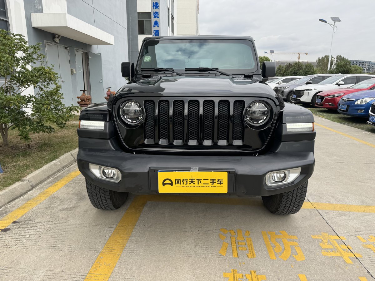 Jeep 牧馬人  2019款 2.0T Sahara 四門版 國(guó)VI圖片