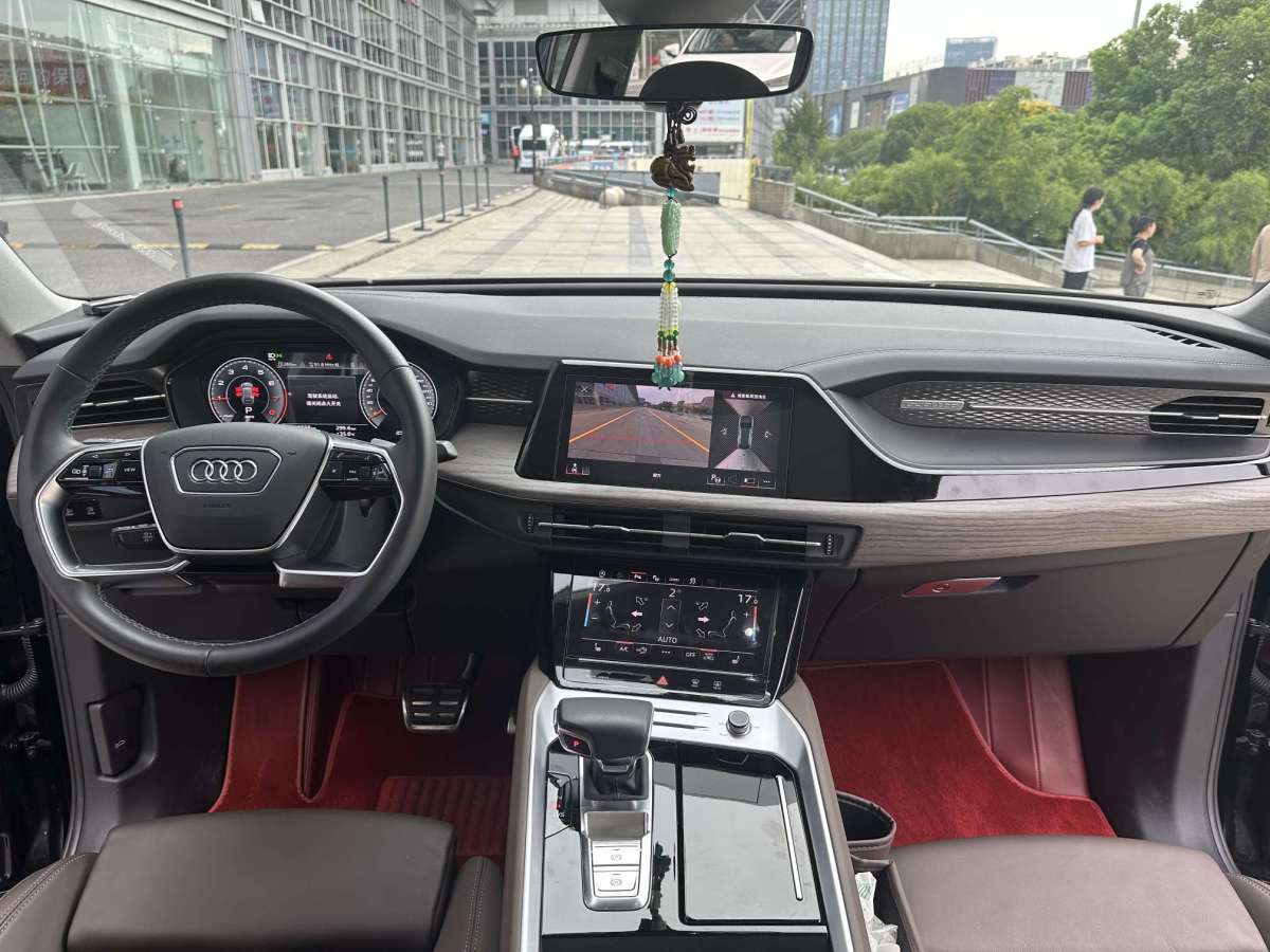 2023年10月奧迪 奧迪Q6  2022款 45 TFSI quattro 齊云型 Light 羽林套裝