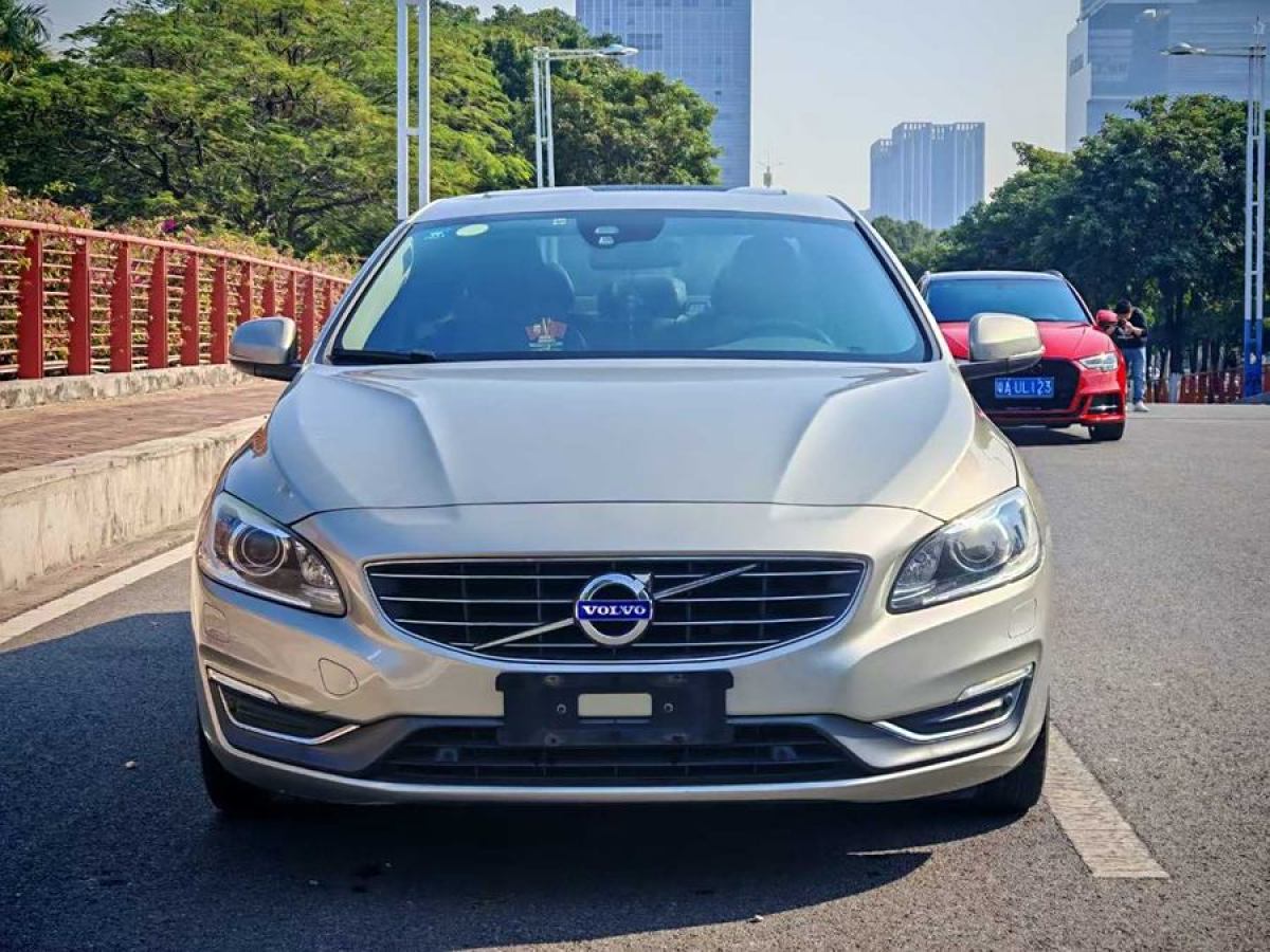 2014年8月沃爾沃 S60  2015款 L 2.0T 智遠(yuǎn)版