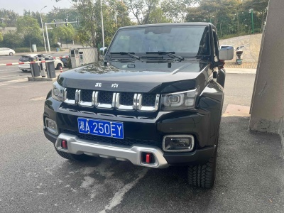 2023年3月 北京 BJ40 2.0T 自動(dòng)四驅(qū)城市獵人版?zhèn)b客型圖片