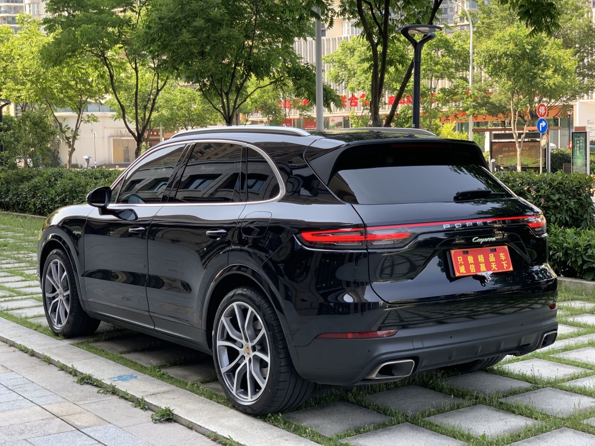 保時(shí)捷 Cayenne新能源  2022款 Cayenne E-Hybrid 2.0T 鉑金版圖片