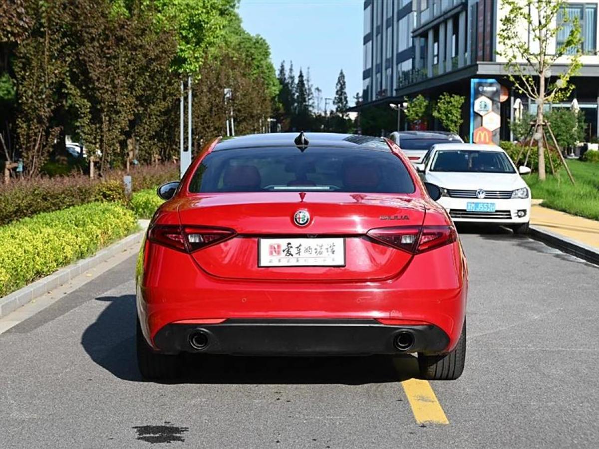 2020年6月阿爾法·羅密歐 Giulia  2019款 2.0T 280HP Black Package黑標限量版