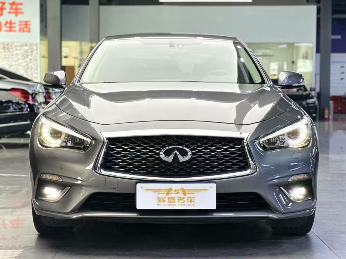 2019年8月英菲尼迪 Q70  2019款 Q70L 2.0T 奢華版