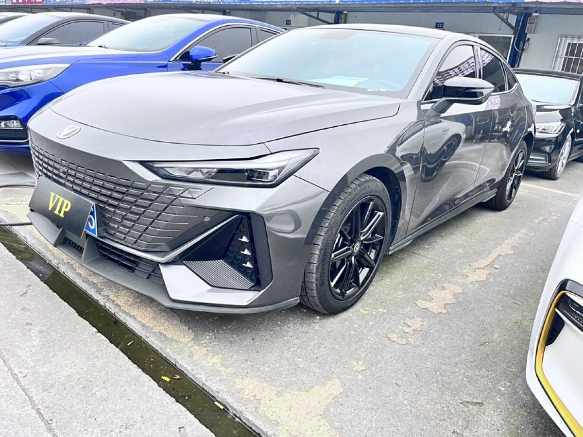 長(zhǎng)安 長(zhǎng)安UNI-V  2022款 1.5T 尊貴型圖片