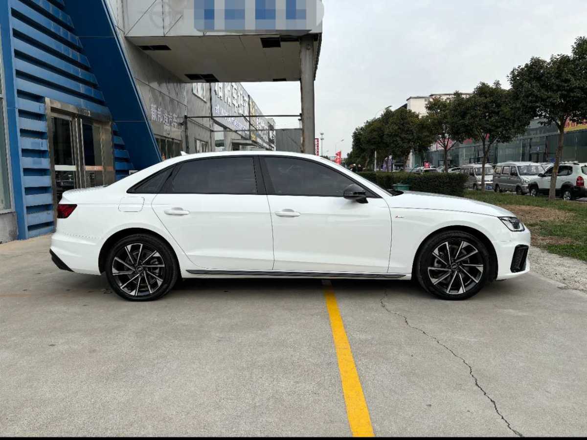 奧迪 奧迪A4L  2023款 40 TFSI 豪華動感型圖片