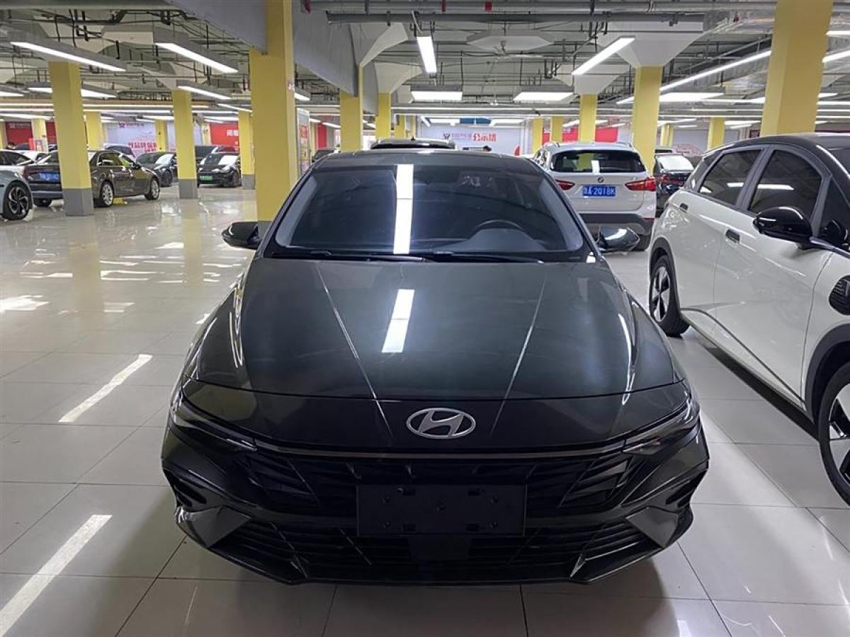 現(xiàn)代 伊蘭特  2023款 1.5L CVT LUX尊貴版圖片