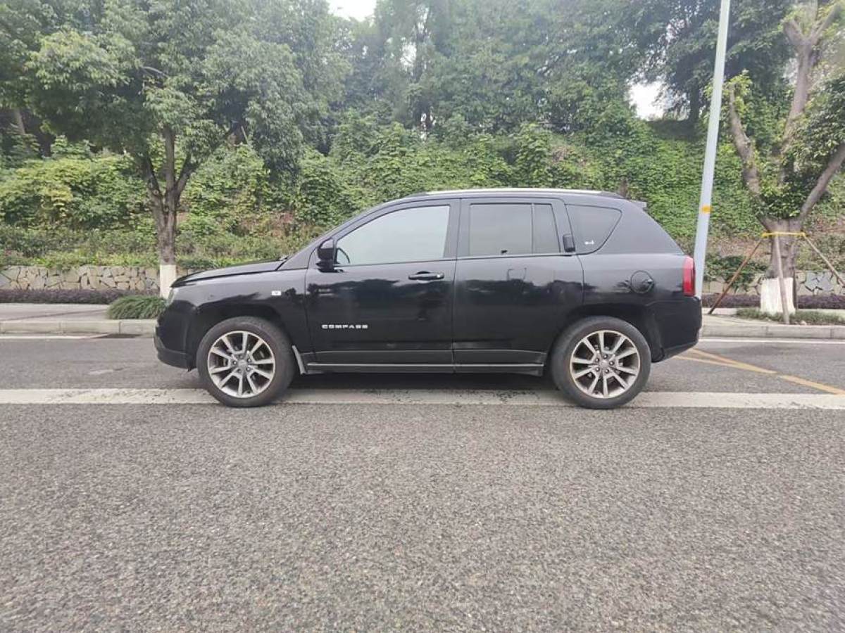 Jeep 指南者  2014款 2.0L 兩驅(qū)豪華版圖片