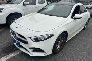 奔馳A級 奔馳 改款 A 200 L 運(yùn)動(dòng)轎車動(dòng)感型