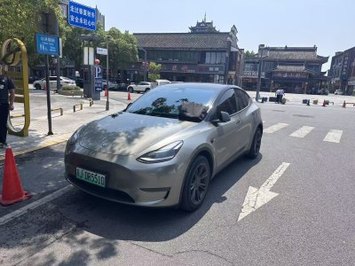 2023年10月 特斯拉 Model Y 長(zhǎng)續(xù)航全輪驅(qū)動(dòng)版圖片