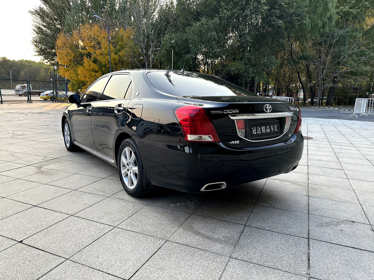 2011年11月豐田 皇冠  2010款 4.3L Royal Saloon VIP