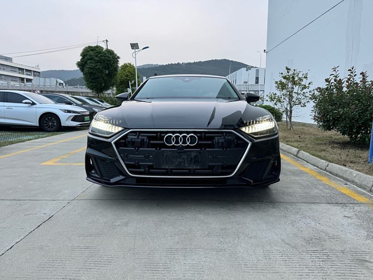 2023年4月奧迪 奧迪A7L  2022款 45 TFSI S-line 筑夢(mèng)未來版