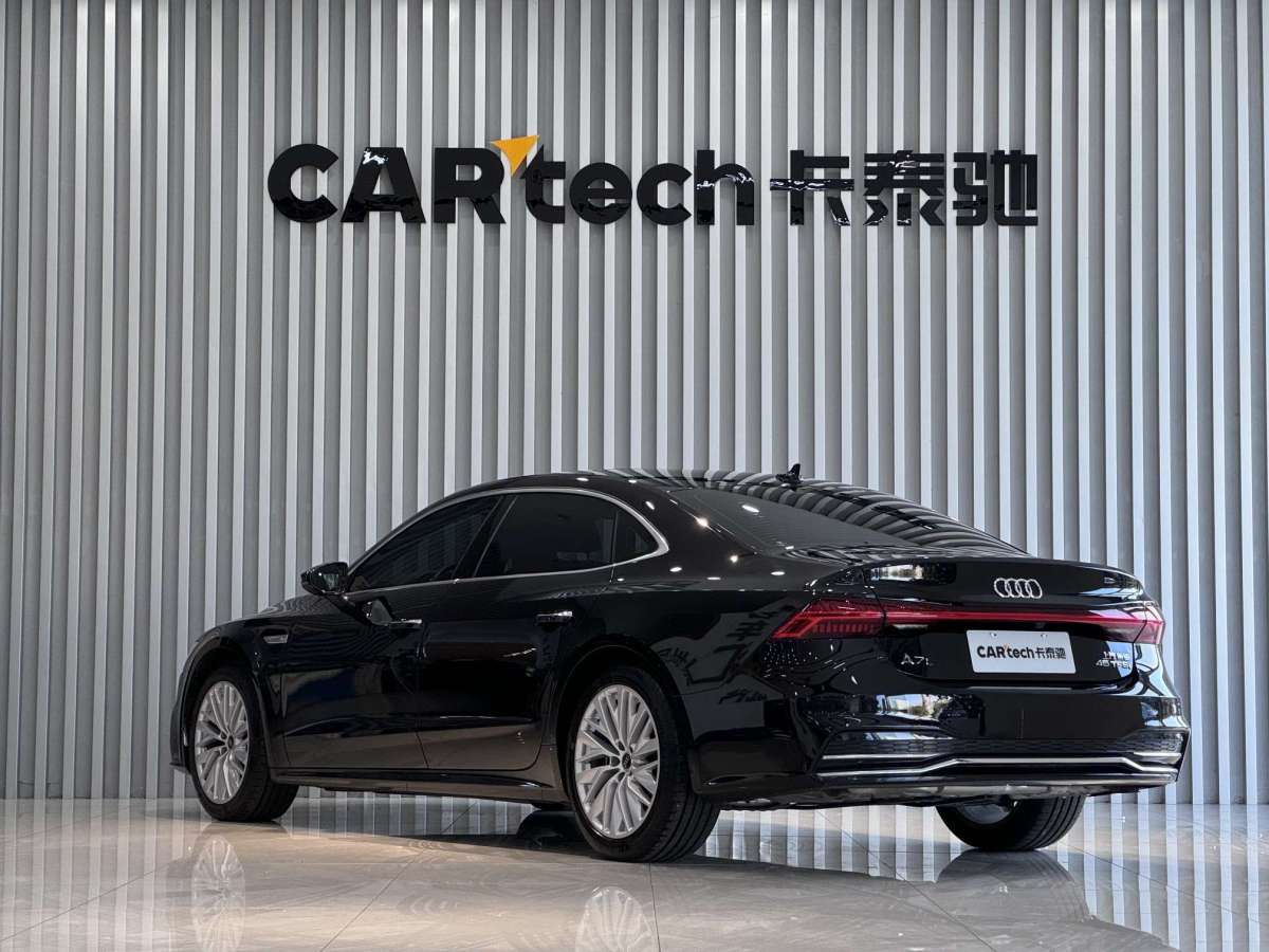 奧迪 奧迪A7L  2024款 45TFSI S-line 筑夢(mèng)型 流晶套裝圖片