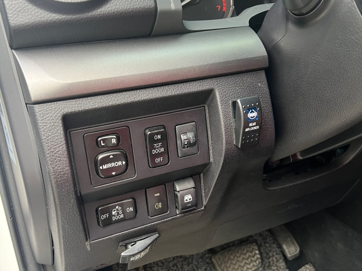 丰田 坦途  2015款 5.7 Limited 四驱 CrewMax 美规版图片