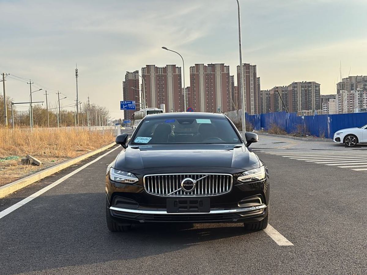 2025年3月沃爾沃 S90  2025款 B5 智遠(yuǎn)豪華版