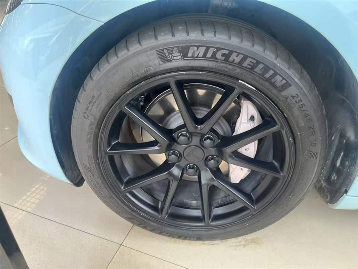特斯拉 Model 3  2021款 改款 標(biāo)準(zhǔn)續(xù)航后驅(qū)升級(jí)版圖片