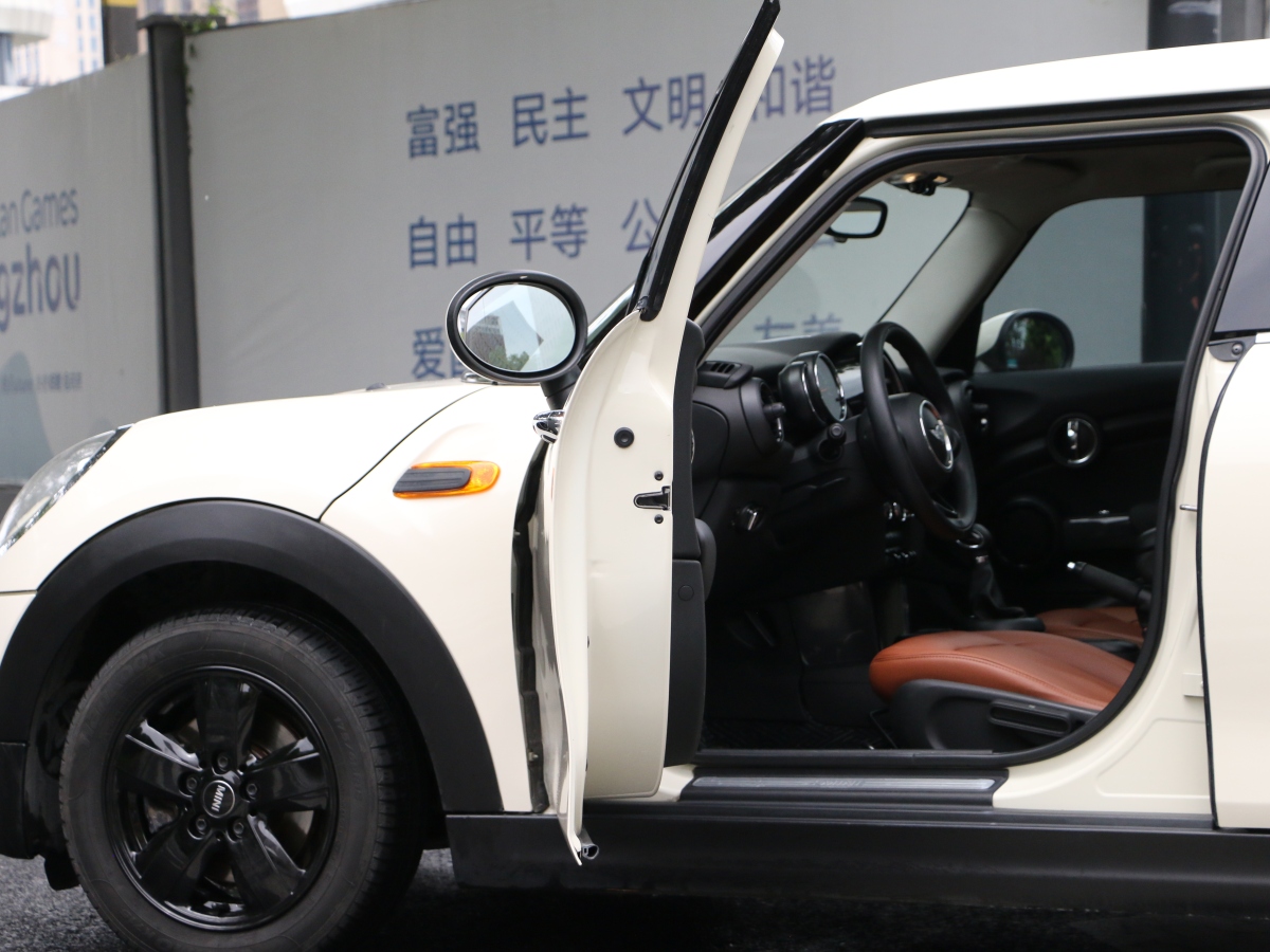 MINI MINI  2015款 1.2T ONE 五門版圖片