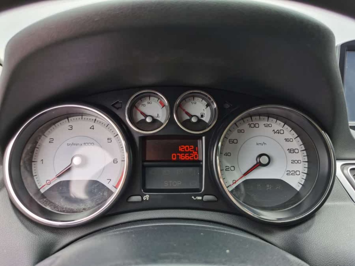 標(biāo)致 308  2013款 1.6L 自動優(yōu)尚型圖片