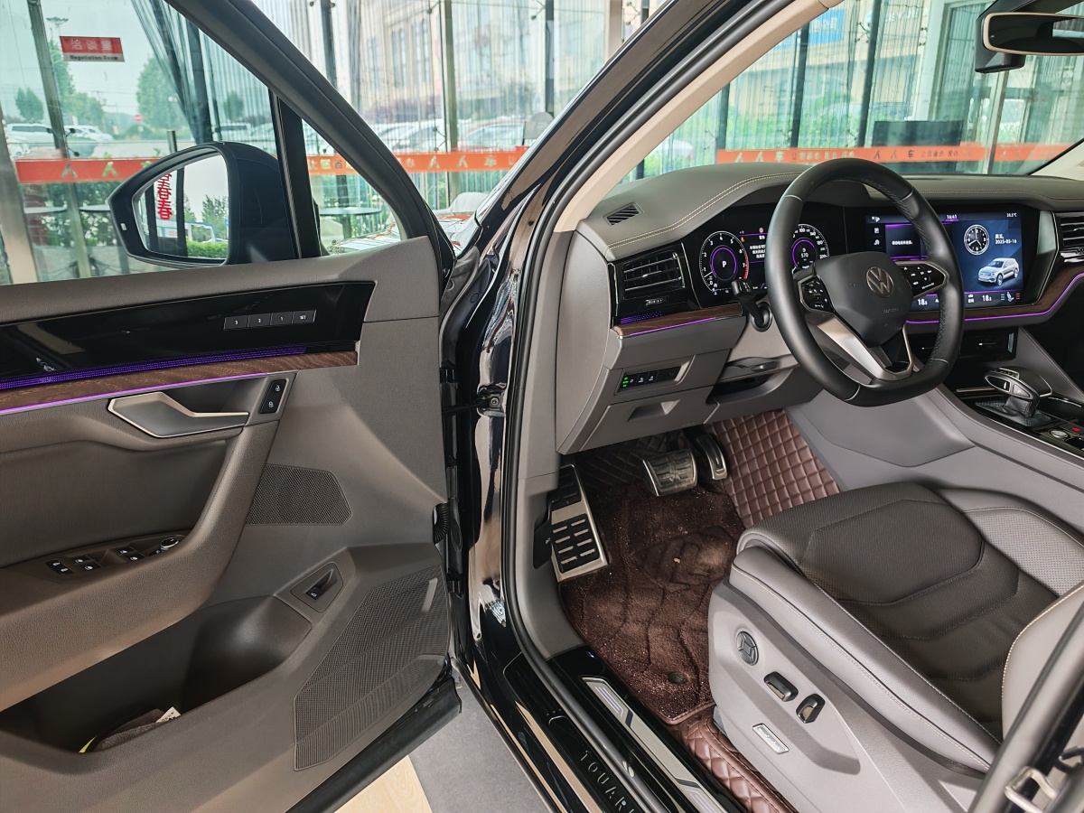大眾 途銳  2022款 3.0TSI 銳享版 經(jīng)典運動套裝圖片