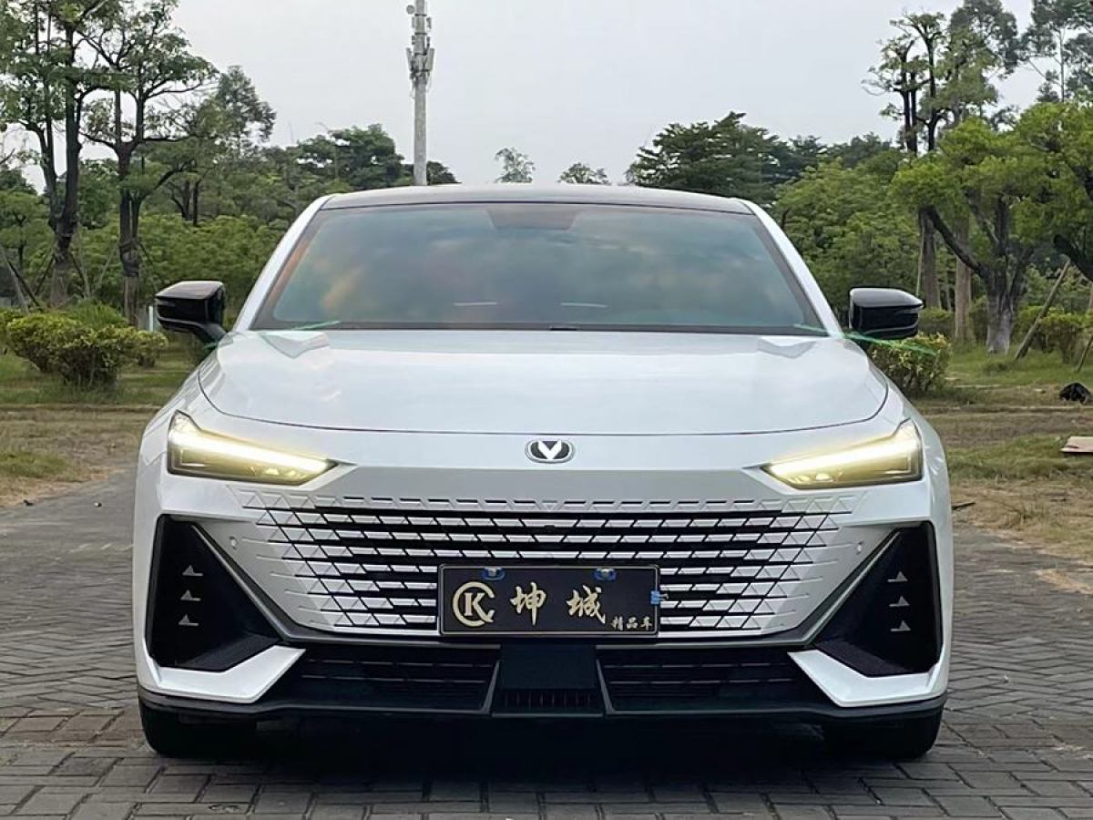 2022年7月長安 長安UNI-V  2022款 1.5T 尊貴型