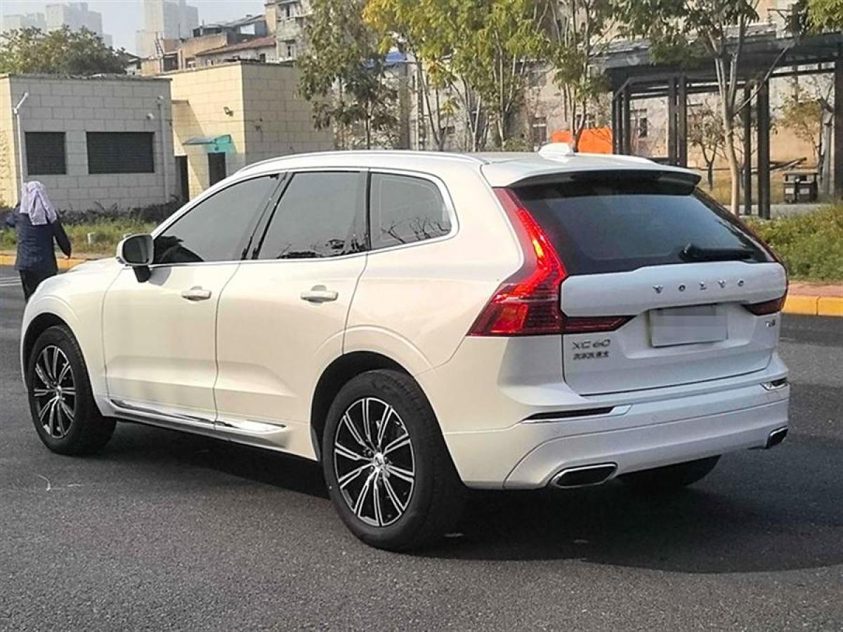 2020年11月沃爾沃 XC60  2021款 T5 四驅(qū)智遠(yuǎn)豪華版