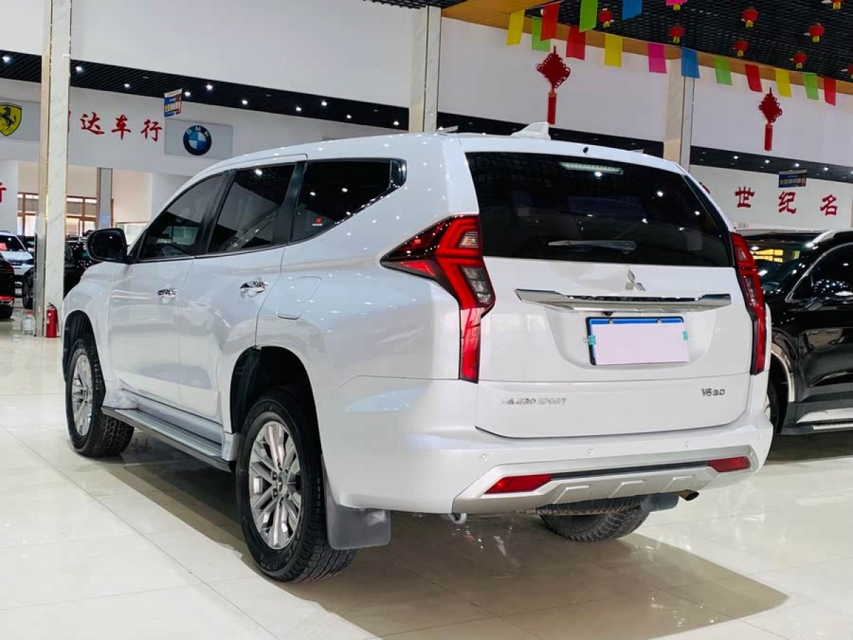 三菱 帕杰羅?勁暢  2020款 3.0L 舒適版圖片