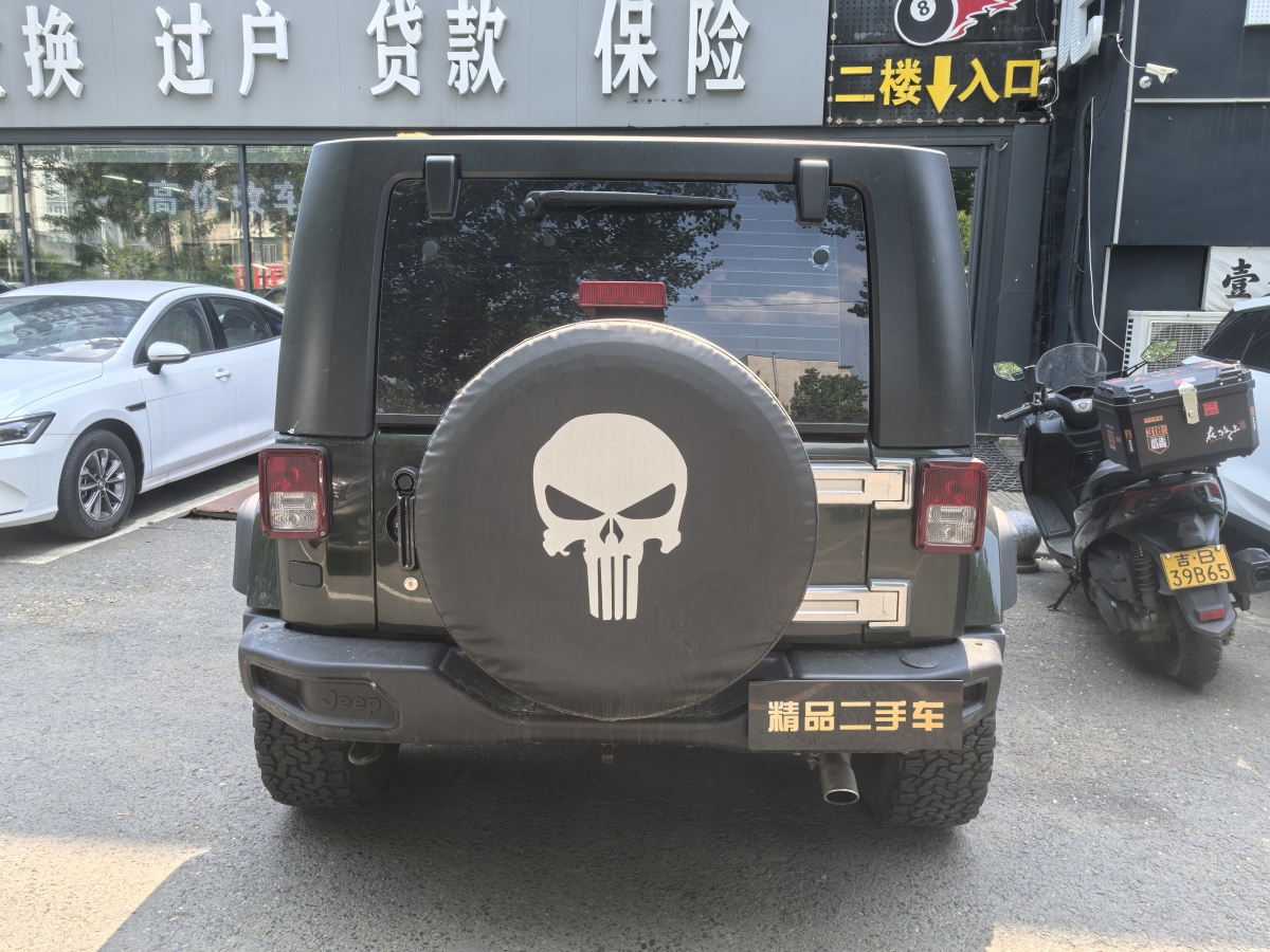 Jeep 牧馬人  2010款 3.8L Sahara 四門版圖片