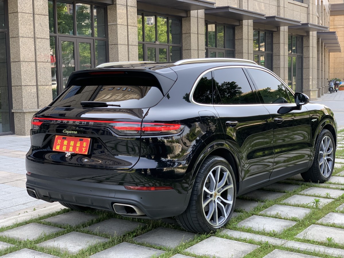 保時(shí)捷 Cayenne新能源  2022款 Cayenne E-Hybrid 2.0T 鉑金版圖片