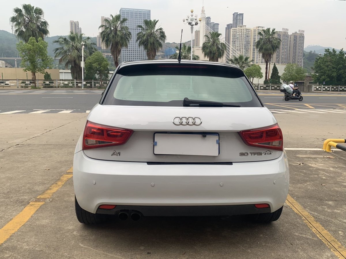 奧迪 奧迪A1  2014款 30 TFSI 技術(shù)型圖片
